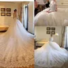 Vestidos de novia de encaje de lujo tren de la catedral vestidos de novia con mangas 2018 Kaftan modesto Dubai árabe fuera del hombro princesa boda G252y