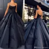 2019 New Fashion Black Ball Gown Quinceanera Abiti senza spalline Appliques Raso Backless Saudi Arabia Prom Dresses Sweet 16 3508