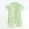 Summer Baby Boys Girls Jumpsuits Pyjamas Kids Kort ärmkläder Småbarn One Piece Cotton Rompers Loungesuit Nyfödda 0-24m Bebiskläder Sleepwear