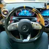 Mode 5D Carbon FiberSuede Leder Gelb Marker Lenkrad Hand Nähen Wrap Abdeckung Fit für Mercedes-Benz A-Klasse W177 2018-275j