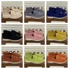 Designer Run Shoe Loro Piana Walk Charms utsmyckade casualskor Loropiana Menskvinnor Suede Loafers Par Sko äkta lädertränare Designer Sneaker med låda