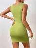 Abiti casual Donna SexyTwist Front Cut Out Vestito aderente Increspato Slim Party Cocktail Summer Solid Green Night Club Scollo a V senza maniche