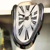 Relógios de Mesa Relógio Retro Mudo Inovador Torcendo Engraçado Derretendo Pendurado Números Romanos 230721