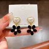 Ohrhänger für Damen, koreanischer Modeschmuck, trendiger romantischer Perlenohrring mit eingelegtem Zirkonia, Vintage-Anhänger mit schwarzer Blume