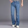 Męskie dżinsy Spring Vintage Flare Denim But Cut chude elastyczne swobodne spodnie Męskie Modne ulicy szerokie nogi spodni ciemnoniebieski