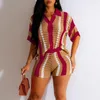 Tute da donna 2023 Summer Crochet Colori a contrasto Stripes Colletto con bottoni Camicia e pantaloncini Beachwear Casual Donna Set due pezzi