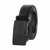 Bälten Fashion Automatic Buckle Men's Belt Design Young People's mångsidiga svarta slitsträckta A2809
