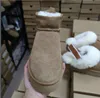 Klassische Mini -Plattform -Schneestiefel Winter -Knöchelstiefel für Frauen dicker Bodendesigner Leder warme flauschige Stiefel mit Y99