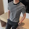 Męskie koszulki T-shirt Letni okrągły szyję nadmierna moda Solid Kolor Striped Print Koszulka