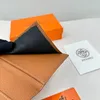 Men Designer Passport Leature Leather Women Women Travel Wallet أعلى جودة محفظة رفاهية حامل بطاقة بطاقة هوية محافظ جواز السفر الحافظة