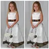 Vit med Camo Flower Girls Dresses For Country Wedding Cap Sleeve Juvel Little Girls Party Dress for Special Occasion Dress Gown269y