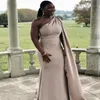 Vestidos de dama de honra sereia para casamentos cabo africano um ombro plus size vestidos de dama de honra com zíper nas costas2403