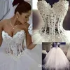 Ballkleid-Hochzeitskleider, herzförmiges Korsett, durchsichtig, bodenlang, Prinzessin-Brautkleider, Perlenspitze, Perlen, nach Maß212K