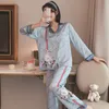 女性用スリープウェア長袖パジャマスーツ女性2PCS PJのセットサテンスリープウェア2PCSスリープトップボタン付きセクシーな漫画ナイトウェア230721