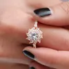 Trouwringen Glanzende Ronde Cut Witte Kubieke Zirkoon Zonnebloem Vormige Voor Vrouwen Band Engagement Sieraden Rose Goud/Zilver Kleur ring