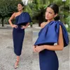 Petite robe noire thé longueur robes de cocktail de soirée 2022 une épaule bleu marine sirène grand arc occasion bal robe de soirée325Z