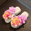 Pantofola Pantofole per bambini ragazze estate indossano fiori carini scarpe da spiaggia sandali e pantofole genitorefiglio antiscivolo infradito da donna 230721