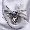 Broschen Schwarze Spinne Perle Insekt Brosche Weibliche Corsage Geschenke Männer Accessoires Koreanische Mode Persönlichkeit Schmuck