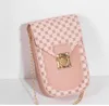 2023 Groothandel in bedrukte tassen voor mobiele telefoons voor dames nieuwe mode frisse crossbody damestrend mode mini mobiele portemonnee Crossbody tas Pailletten Chain Bag