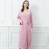 Vêtements de nuit pour femmes Four Seasons Couple Serviette Peignoir Star El Salon de beauté Même sueur Vapeur Vêtements Acupuncture Hommes Femmes Plus Size Yukata