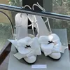 Сандалии белый цветок круглый ноги черный лук деталь полость на шлинг -пряжка шпильки на каблуках летнее платье для вечеринки повседневная обувь