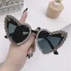 Lunettes de soleil Mosengkw à la mode coeur strass femmes personnalité perfom fête fleur diamant lunettes