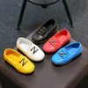 Sneakers Baby Boys Leather Shoes Children Loafers Slipon Soft Leather Kids Flats Fashion Letter Design Candy For Toddlers Big Boys 230721