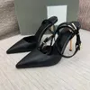 Designers Chaussures pour femmes Denim Robe Sandales Serrure en métal Décorer Boucle Bouts pointus Pompes de qualité supérieure 100% peau de vache Talons dorés 10,5 cm Chaussures d'usine à talons hauts 35-42
