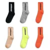 Damen-Designer-Socken, Herbst-Männersocken, Herrensocken für Männer, Buchstabensocken, Knöchel-Sportsocken, klassische Mode, gemischte Farben, polychrom, schweißabsorbierend, atmungsaktiv