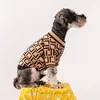Abbigliamento per marchi di abiti per cani designer con modello classico, maglione per cani caldi, maglieria morbida per animali
