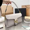 Projektant -baga luksusowa torebka Crossbody Tabby Torka na ramię poduszka dla kobiet skórzane litery mody Cross Body Bor Bag Classic Flap Clutch 2023