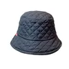 Brede Rand Hoeden Emmer Hoeden Herfst Winter Mannen Vrouwen Warm Ultra Light Down Katoen Rhombus Grid Visser Hoed Unisex Koreaanse versie Vasin Fishing Cap 230721