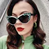 Zonnebril 2023 Trendy Cat Eye Sunglasess Vrouwen Mannen Luxe Strass Zonnebril Bling Diamond Shades Eyewear Vrouwelijke Mode Brillen