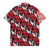 23SS Camisa de diseñador de lujo Fashion Geométrica Camiseta de bolos estampado clásico Black Hawaiian Flower Camiseta Manga corta para hombres CS03