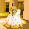 Afrikanische Brautkleider in Übergröße, schulterfrei, Goldapplikationen, Spitze, Ballkleid, Hochzeitskleid, lange Ärmel, lange Brautkleider247o