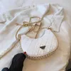 Sacs à cosmétiques Cas aisselles décontractées pour femmes 2023 nouveau petit style parfumé chaîne de fil brodé sac à bandoulière à la mode et simple