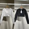 女性用ジャケット高品質2023春/夏の手紙埋め込みダイヤモンドVネックショートニットセーター女性のスリムフィット長スリーブカーディガン