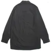 Mäns casual skjortor klassiska enkla svartvita två färger platt krage skjorta dubbel ficka fyrkantig stor