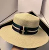 Kvalitetshatt flerfärgad rand Flat Top Hat Summer Fashion Korean Travel Sol-Proof Anti-Ddos Big Brim Straw Hat Women