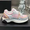 أحذية مصممة الجري Running Shoes Channel Women Women Laceury Lace-Up Sneakers Sugual Sneakers Classic Sneakers Women's City GSFS Trainer أحذية غير رسمية مع صندوق