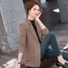 Abiti da donna Cappotto da abito primaverile e autunnale 2023 Giacca a scacchi corta a quadri Temperamento Top a maniche lunghe Blazer da donna 5XL