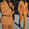 Trajes de hombre de doble botonadura naranja Ropa de fiesta de noche Dos piezas Ocasión formal Abrigo de solapa en pico Pantalón Chaqueta Esmoquin de boda Groo219s