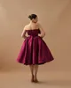 Abiti da ballo bordeaux alla moda Abiti da sera con scollo a nodo con fiocco Abiti da sera con volant Lunghezza tè Abito da cerimonia per occasioni speciali con tappeto rosso formale