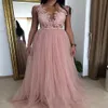 Abiti da ballo rosa Lungo 2019 Scollo a V Appliques in pizzo Una linea Tulle Abiti da sera convenzionali Sweep Train Vestidos De Fiesta Party Wear2437