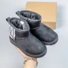 Малыши Дети сапоги сапоги австралийские теплые ботинки классические девочки мальчики снежные ботинки молодежь мини -дизайнерская кроссовка для кроссовки Uggli