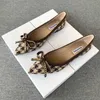 Klänningsskor spetsiga platta kvinnors skor 2023 Nya Houndstooth Bow Ladies Shoes Bekväma och mångsidiga mjuka botten fyra säsonger Arbetsskor L230724