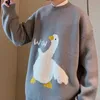 Deeptown Korean Style Kawaii Cartoon Goose Print Sticked tröja Kvinnor Harajuku överdimensionerad crewneck långärmad jumper pullover l230619