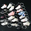 مفاتيح حبلات الحبل الساخن sale soft soft pvc llaveros 3d mini sports shooledchain keychain jor dan trainer keyrings resin shoe chain chain j230724