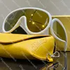 Designer Solglasögon lyxig solglasögonvågmask Trendig solglasögon för män Amerikanska ögonmoder Leisure Letter Design Kvinnor Solglasögon med låda