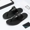 2023-Fashion Sandálias pretas de couro macio Mules Summers Slide Slippery Flat Chain Sandals Wide T-bar Casual Beach Slip Sandals